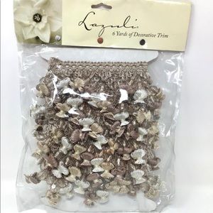 SALE❗️6 YARDS OF DECORATIVE TRIM